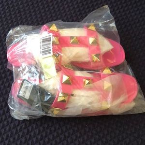 Forever 21 sandals new in package with tags size 7